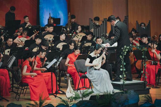 2022年总统府音乐会将于27日下午在新竹市文化局演艺厅登场。图为新竹青年国乐团日前受邀参与演出。（新竹市政府提供／王惠慧新竹传真）