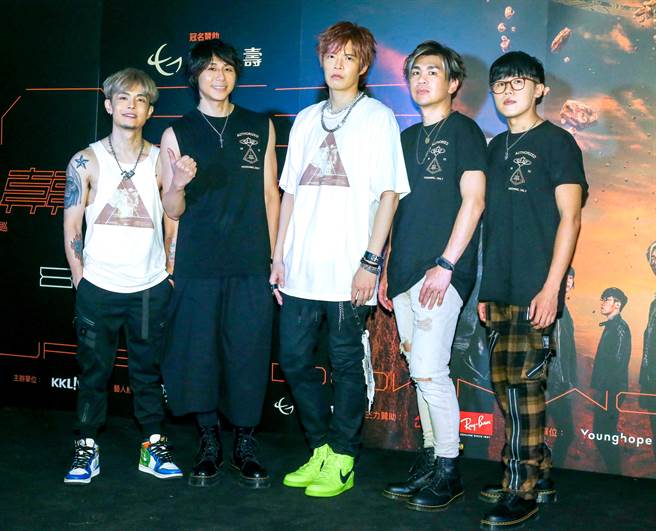 八三夭主唱阿璞今傳快篩確診。（粘耿豪攝／資料照）