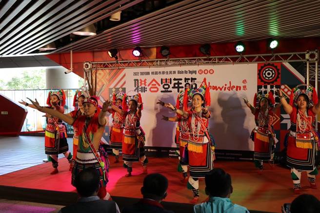 原住民族联合丰年节当天会有年度主题曲千人共舞。（蔡明亘摄）