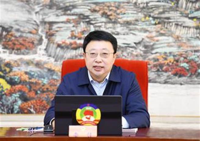 山西政协前主席李佳被降为副省部级：十年前党内选举中搞变相拉票。（观察者网）