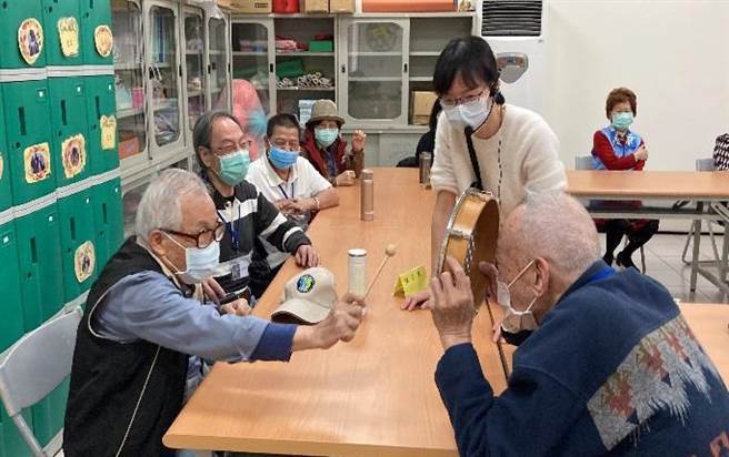 高齡化社會來臨，桃園市遭審計處、多名市議員點名長照服務人力不足。（桃園市衛生局提供／陳夢茹桃園傳真）