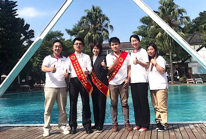 曾钰洋坚持诚实服务理念，以诚实和良心为中心，带领团队稳定前进。（图/ 永庆房产集团）