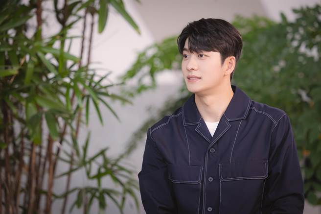 姜泰伍因演出《非常律师禹英禑》爆红。（Netflix提供）