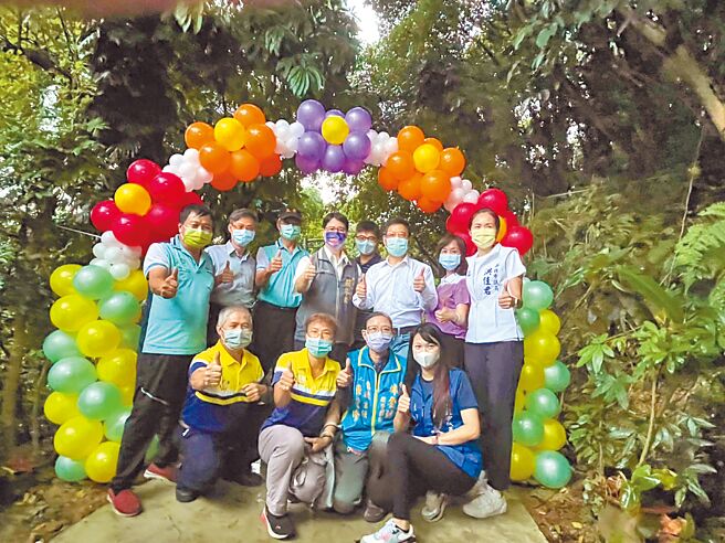 新北市莺歌区的「孙龙步道」分两次翻修，今年完成整体工程，25日举行启用典礼。（李奇叡摄）