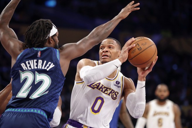 韋斯布魯克真的有辦法跟貝弗利(左)成為湖人隊友嗎？(美聯社資料照)