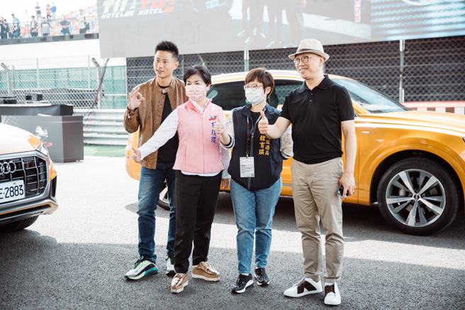 陳志鴻（右）出席國際賽車場活動。（麗寶樂園提供）