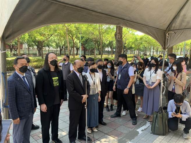 数位发展部今天揭牌，用人管道屡遭质疑。（杨孟立摄）