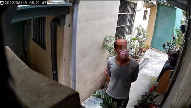 古姓男子数月前在旗津地区涉及多起窃案，又回到旗津的大小巷弄里穿梭，形迹可疑遭警逮捕。(警方提供)