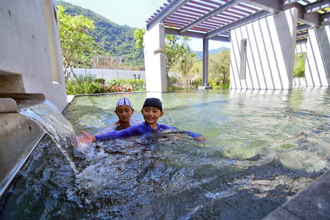 遭土石掩埋13年的台東紅葉溫泉，經2年重建後風華再現。（莊哲權攝）