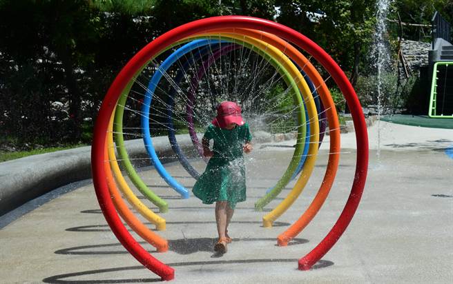 遭土石掩埋13年的台東紅葉溫泉，經2年重建後風華再現。（莊哲權攝）