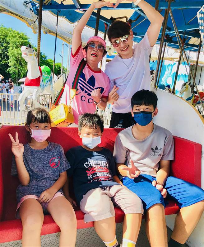 包伟铭昨受邀参与「欢庆中秋同游嘉年华」活动。（翰森娱乐提供）