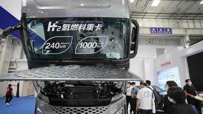 李克强向2022世界新能源汽车大会致贺信强调一视同仁。（新华社）