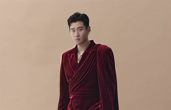 周兴哲演唱会造型设计加入希腊罗马元素。（星空飞腾提供）