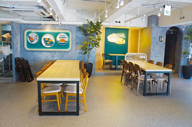 〈九初〉带点文青风的装潢卖平价庶民美食。图／姚舜