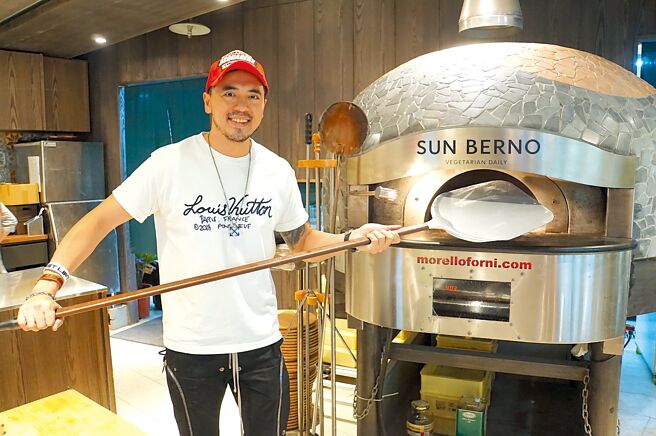 路易莎咖啡创办人黄铭贤已入股〈SUN BERNO光焙若蔬食〉，成为该连锁餐饮的最大股东。图／姚舜