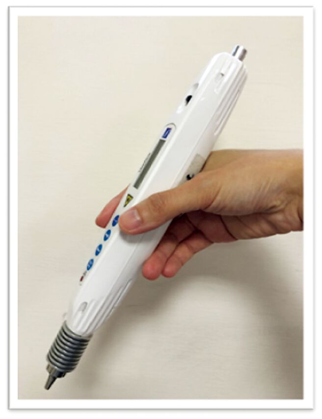 低能量雷射具無痛、方便操作的特性，孩童及虛弱患者的接受度高。