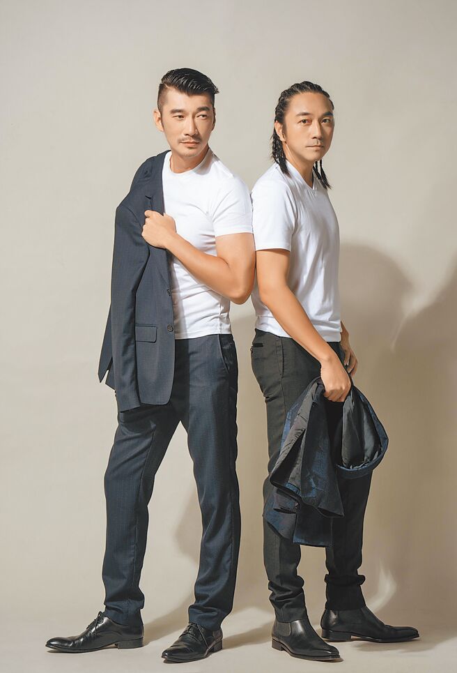 俞凡鏮、严孝铭由模特儿出道经歷过许多演出后，成为一名秀导。（摄影／石智中、服装／Salvatore Ferragamo、妆髮／吕任犀）