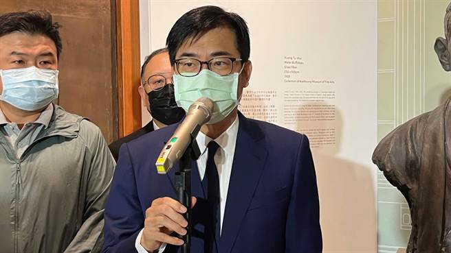 国民党高雄市长参选人柯志恩昨点名高雄市长陈其迈应该表态是否挺废死？对此，陈其迈今（28）日未正面回应，他重申，台湾是法治国家，根据相关司法、独立审判机制，也希望能够严惩暴徒，还给社会正义。（柯宗纬摄）