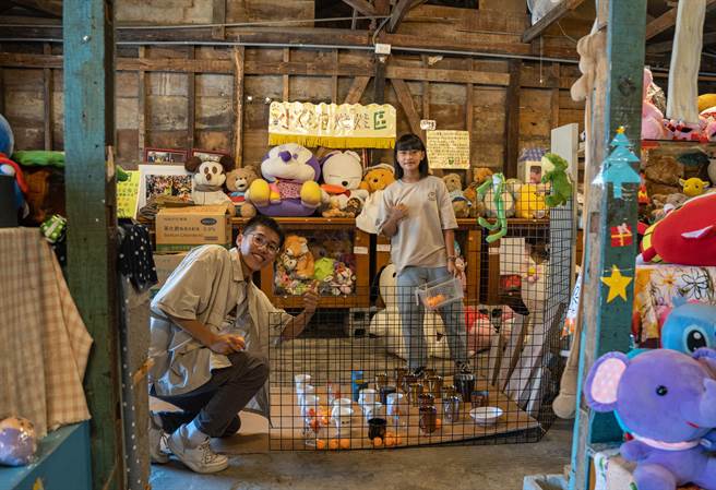 花莲寿丰乡丰田「五味屋」成立于2008年，以社区公益二手商店方式经营，让学童在店内工作累积点数换取生活物品，培养他们「靠自己努力获得」的工作原则。（五味屋提供／罗亦晽花莲传真）