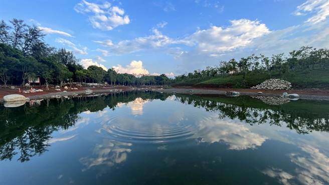 大湳森林公园预计将于10月完工，园区内有3个滞洪池治理水患，其中1个滞洪池会保持低水度。（桃园市工务局提供／陈梦茹桃园传真）