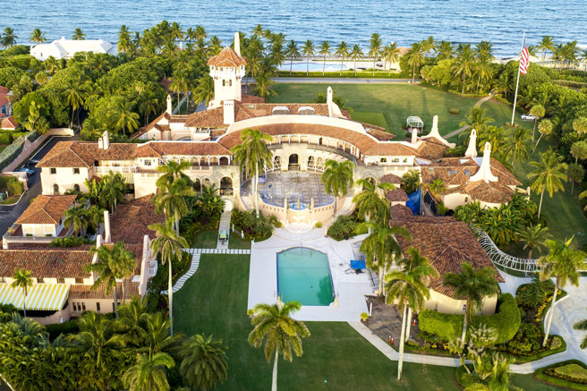 海湖莊園（Mar-a-Lago）爆出烏克蘭女子雅申琪申（Inna Yashchyshyn）假扮名媛、多次進出莊園參加活動，甚至與川普合照。（資料照／美聯社）