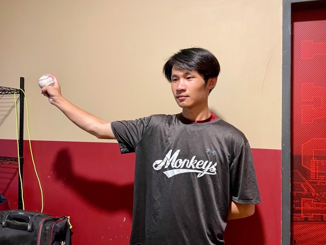 乐天桃猿19岁新秀投手赖知颀。（毛琬婷摄）