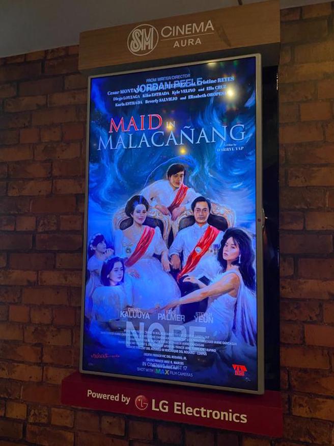 菲律宾总统小马可仕上任后1个月，由他的长姐担任执行制片人、叙述马可仕家族在1986年人民力量革命时经歷的电影「马拉坎南宫的女佣」上映，引发正反两派讨论。（图/ 中央社）