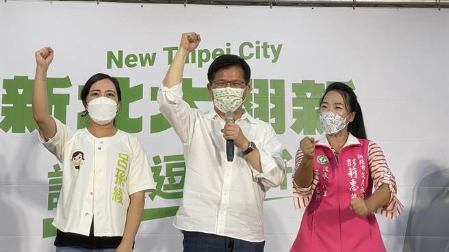 民进党新北市长参选人林佳龙替市议员参选人彭莉惠站台，被视为巩固客家票源。（吕健豪摄）