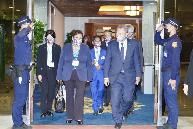 帛琉访团确诊，总统府：已请外交部妥善照顾。(外交部提供)