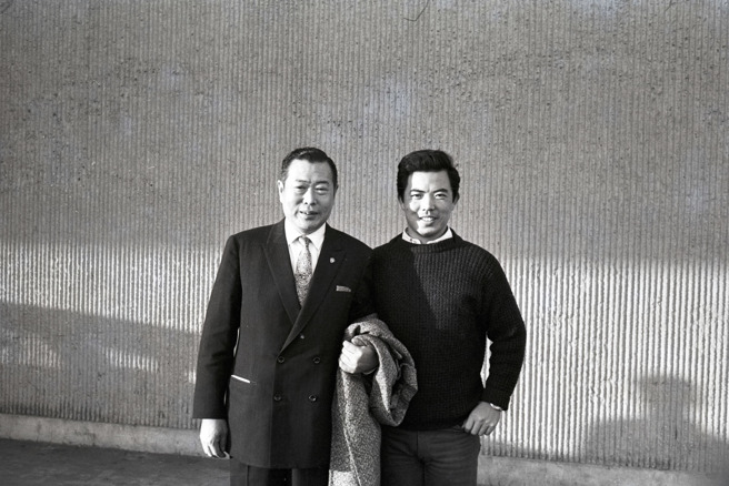 1968年12月24日影星井淼、井洪父子。（图／中时资料照）