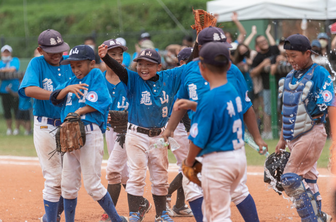 桃园龟山夺第1届全国社区学生棒球大赛U10组冠军。（台湾世界少棒联盟提供）