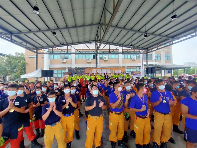 由内政部消防署主办的「车祸救援挑战赛」今于消防署南投竹山训练中心圆满落幕。（消防署提供／李奇叡新北传真）