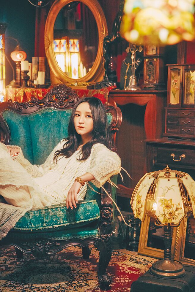 法蘭為《茁劇場－滴水的推理書屋》量身訂做片尾曲〈我永遠都不夠好〉。（相映國際提供）