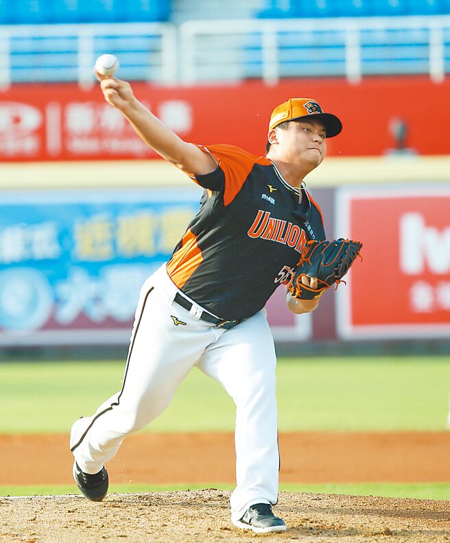 统一狮先发投手胡智为主投7局仅失2分，有效压制乐天打击火力。（陈怡诚摄）