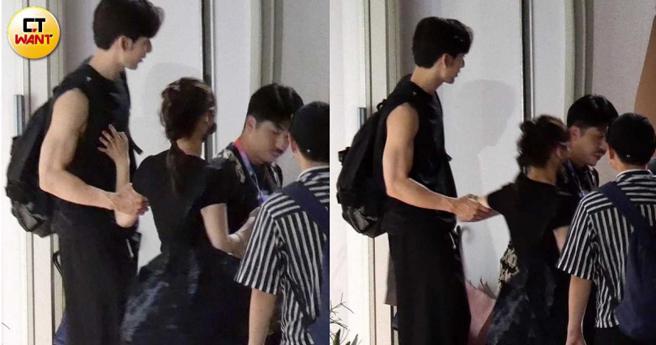 结束深夜的活动，吴季璇即将上车，管麟抓着她的手臂，而她也伸手摸了一下管麟胸膛，肢体接触很自然。（图／本刊摄影组）