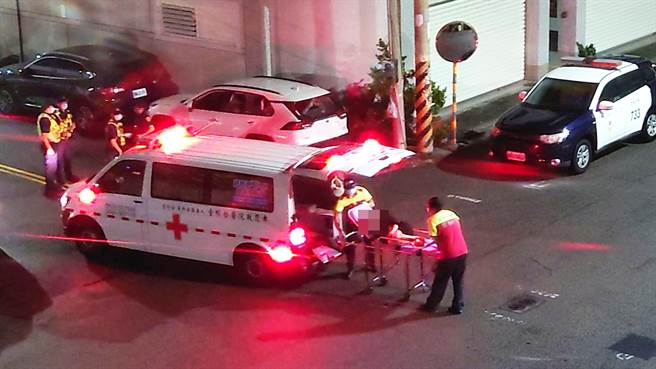警方获报到场后，将受伤女子送到梧栖童综合医院治疗。（民眾提供）