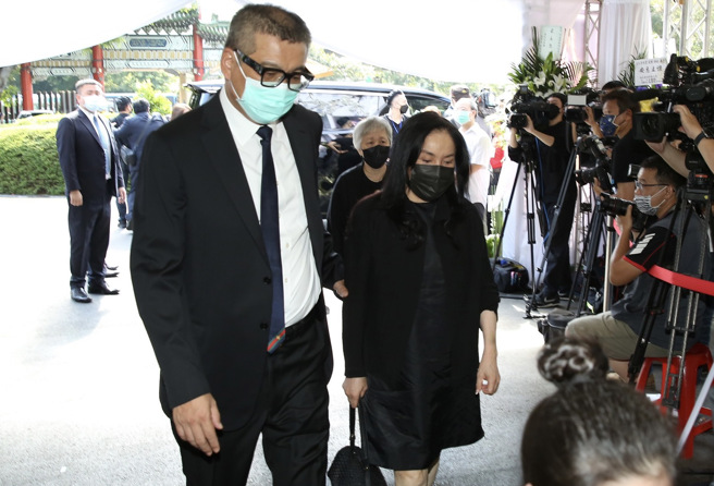 李亚萍现身。陈俊吉摄