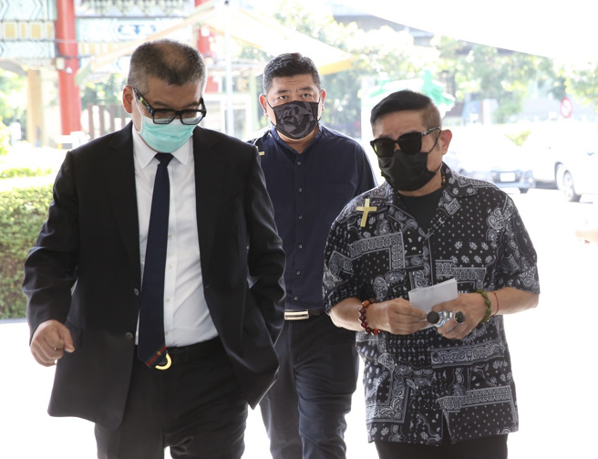 Nono、许效舜到达会场。陈俊吉摄