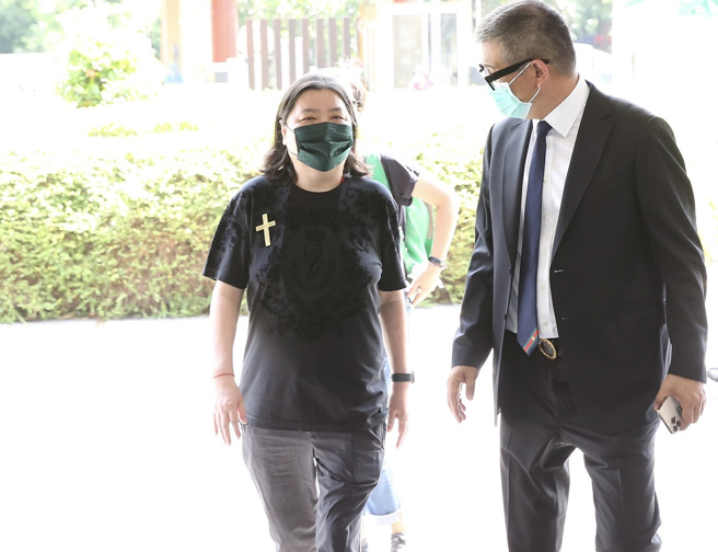 邱黎宽抵达会场。（图／陈俊吉摄）