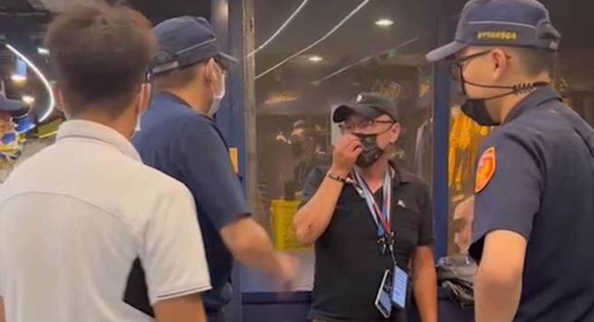 李男在中信兄弟与味全龙的比赛中，高喊「不要打假球」等不实言论。（中职联盟提供）
