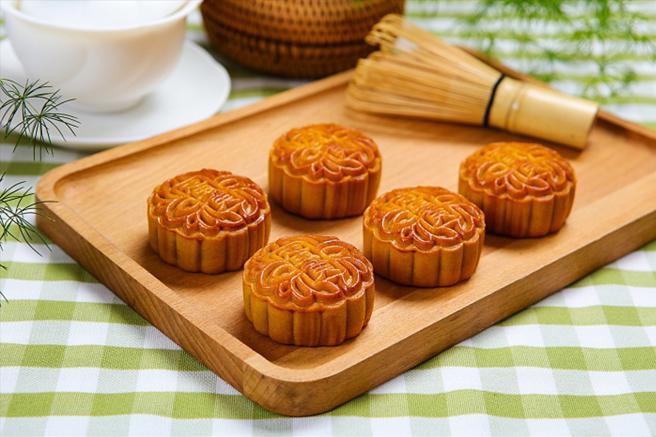 吃月餅除了要注意熱量外，加熱方式也要多加注意。（示意圖／達志影像）