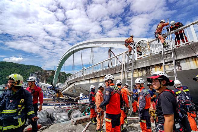 南方澳跨海大桥2019年10月1日突然断裂，酿6死、12伤。（本报资料照）