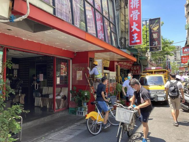 停电导致店家无法做生意。（图／翻摄自PTT）