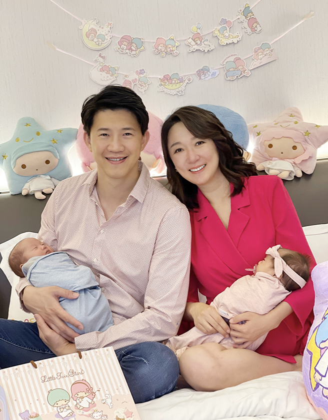 主播李美萱离职跑完求子马拉松 喜迎双子星。（图/ 婴儿与母亲提供）
