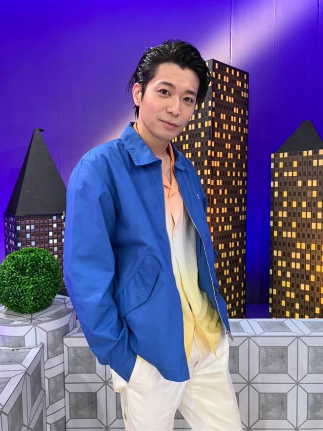 侯彦西军中庆生，40人齐唱生日歌让他惊喜落泪。（卫视中文台提供）