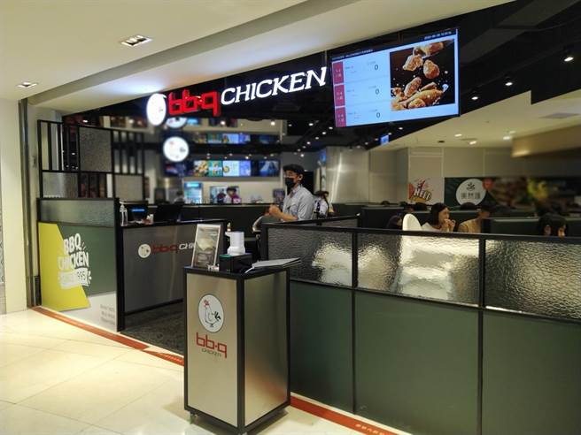 bb.q CHICKEN插旗天母高岛屋，旗舰餐厅「天母高岛屋店」31日开幕。（bb.q CHICKEN提供）