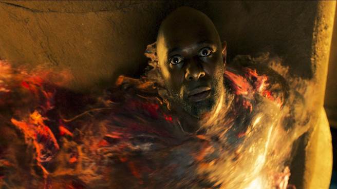 伊卓瑞斯艾巴在《三千年的渴望》中饰演精灵。（车库提供）