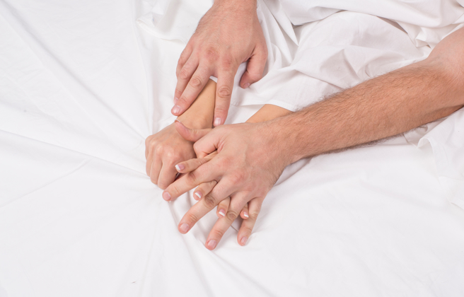 一名男网友表示，昨日和女友看A片助兴时，看到片中的主角是名母亲，让他想起自己同样从事性工作的母亲。（图／示意图，达志影像）