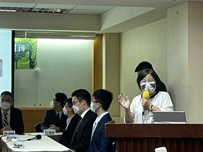 东海生命科学系副教授蔡玉真表示，这次研究是以幸运、努力、合作才达成的。(摄影/潘羽姗)
