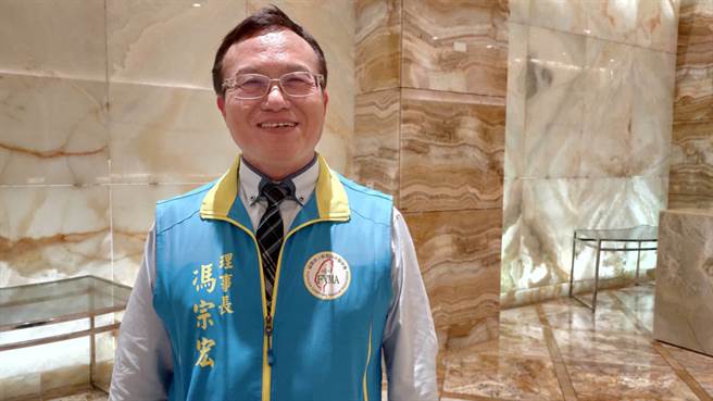 高雄市唯一设有24小时动物急诊医疗机构「宏力动物医院」院长冯宗宏28日当选高雄市兽医师公会新任理事长。（柯宗纬翻摄）